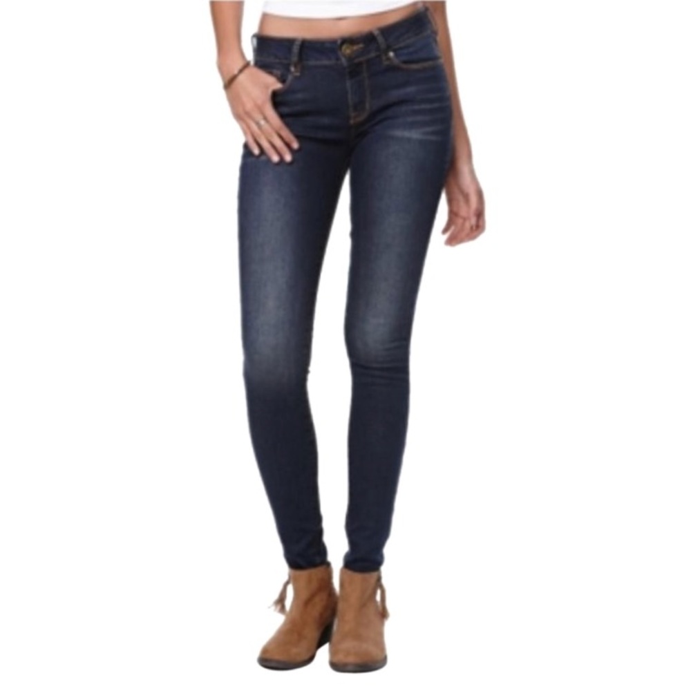Bullhead Regular Skinny Jeans (EUC)